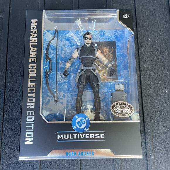McFarlane DC Multiverse Collector Edition Dark Archer (Platinum Edition) Chase - Picture 1 of 5